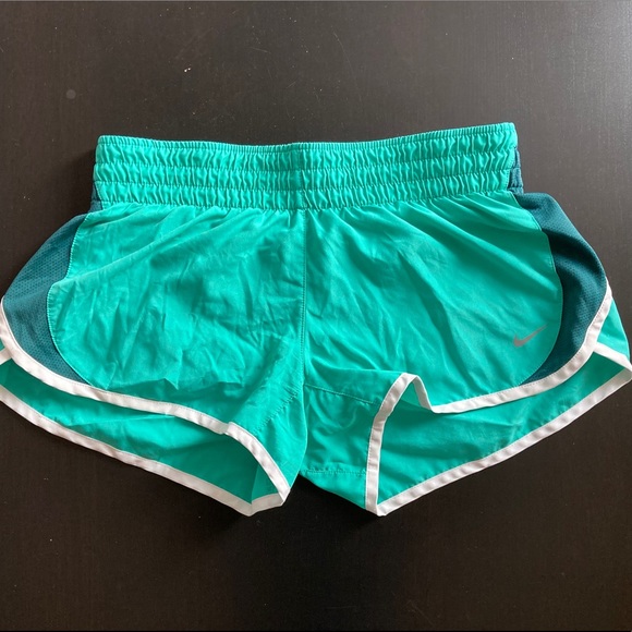 🏃‍♀️2 for $50 - Nike Dry-Fit - Picture 1 of 3